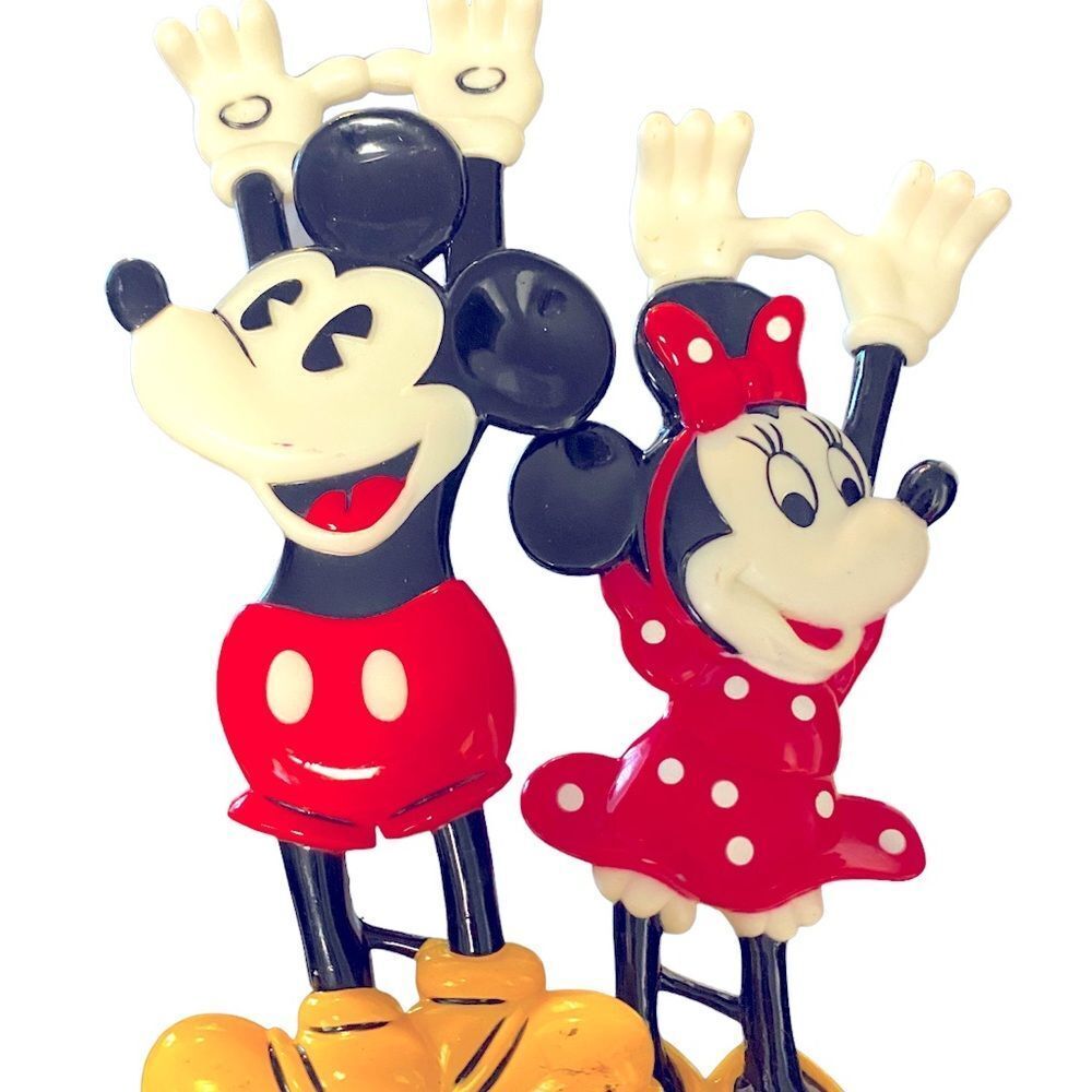 Vintage 1970’s Mickey and Minnie Mouse scratcher souvenir